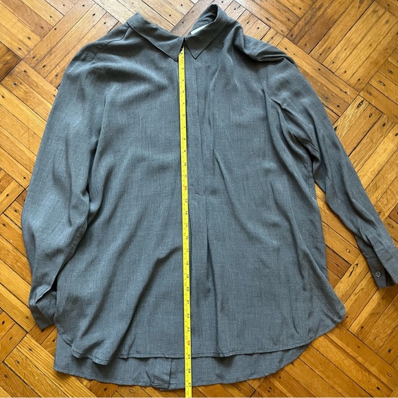 J. Jill Button-Back Tunic Minimalist Gray Long Sleeve Collared High-Low Shirt - Picture 12 of 13